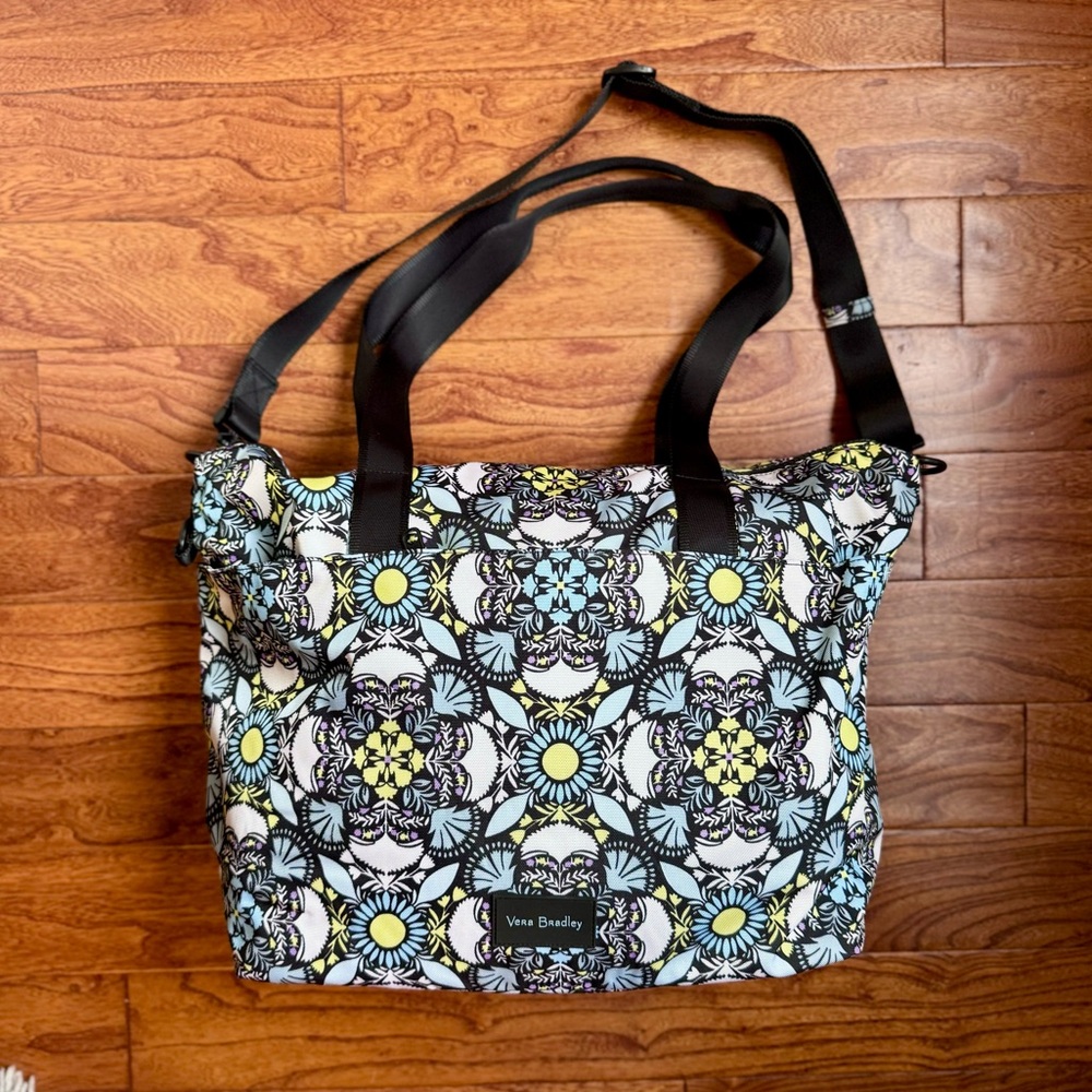 Vera Bradley Tote Bag in Plaza Medallion Print